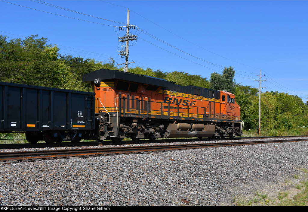 BNSF 6921